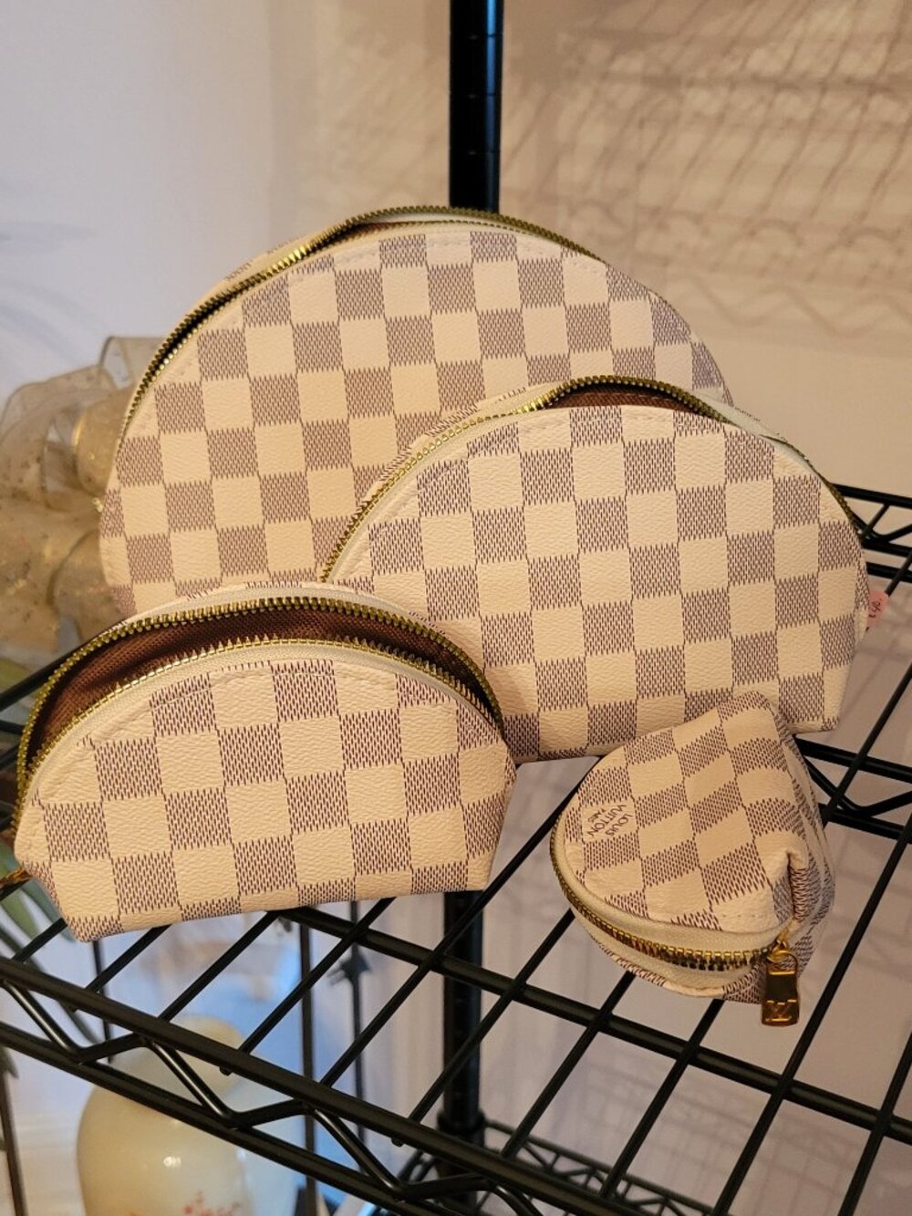 **Makeup bag set!! White checker. 4 pieces. No brand. Never used.